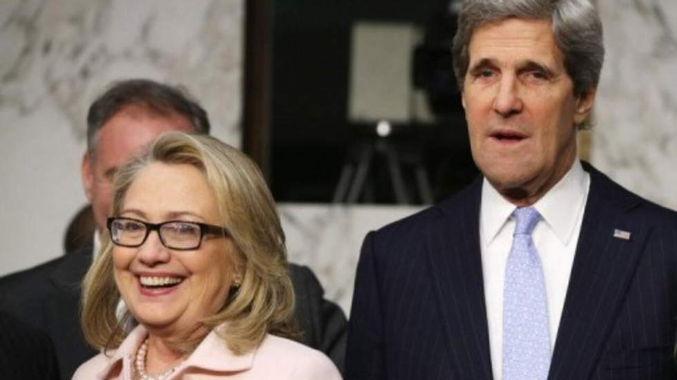 La chef de la diplomatie américaine Hillary Clinton passe le relais à John Kerry