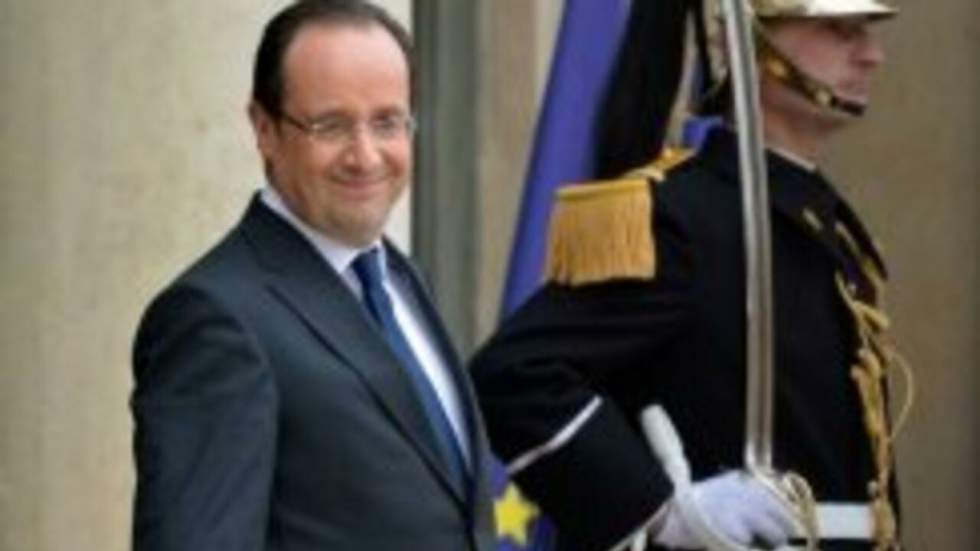 Le président François Hollande chute de nouveau dans les sondages Le président François Hollande chute de nouveau dans les sondages