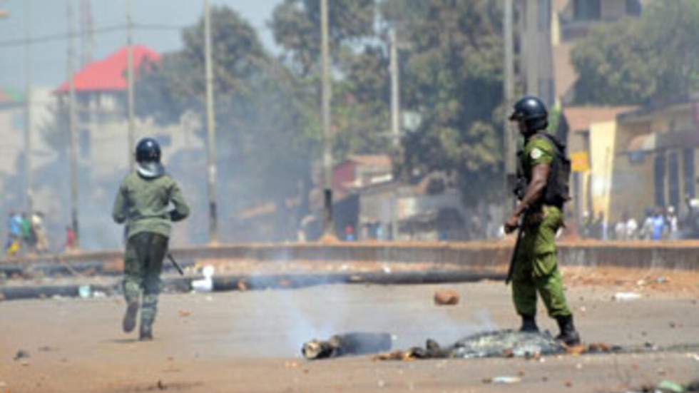 Nouvelle nuit de violences et de pillages à Conakry