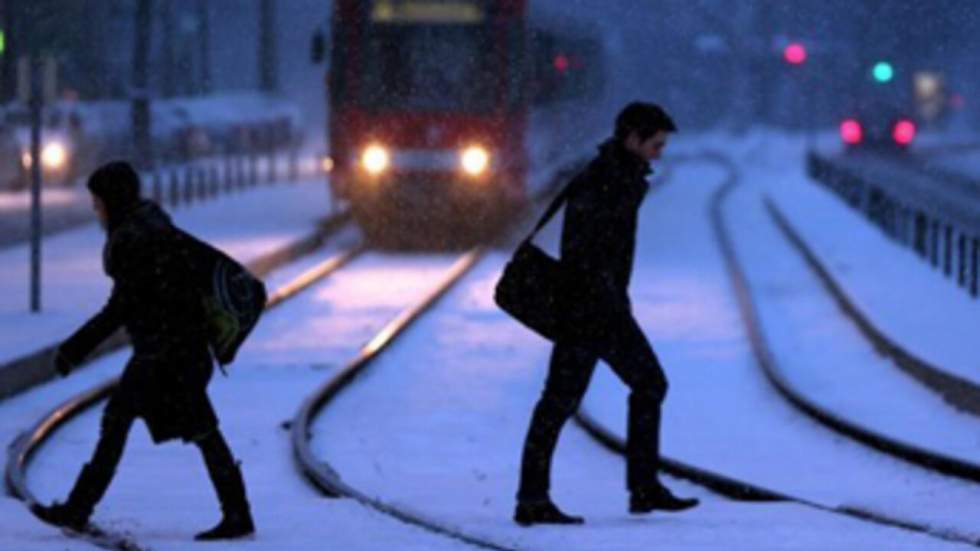 La neige et le verglas sèment la pagaille dans le nord-ouest de la France