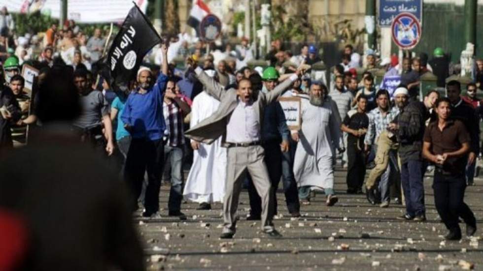 Affrontements au Caire entre pro et anti-Morsi Affrontements au Caire entre pro et anti-Morsi