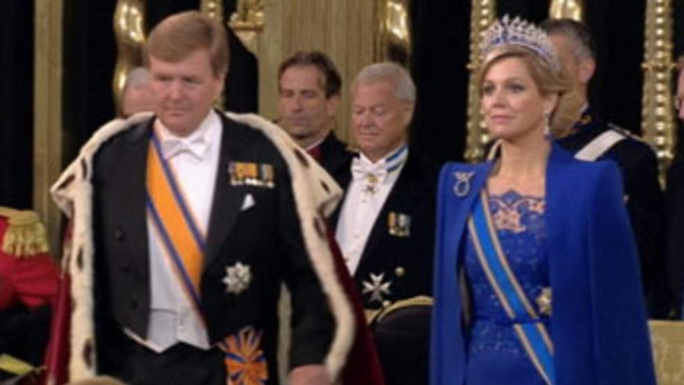 Willem-Alexander remplace la reine Beatrix sur le trône des Pays-Bas Willem-Alexander remplace la reine Beatrix sur le trône des Pays-Bas