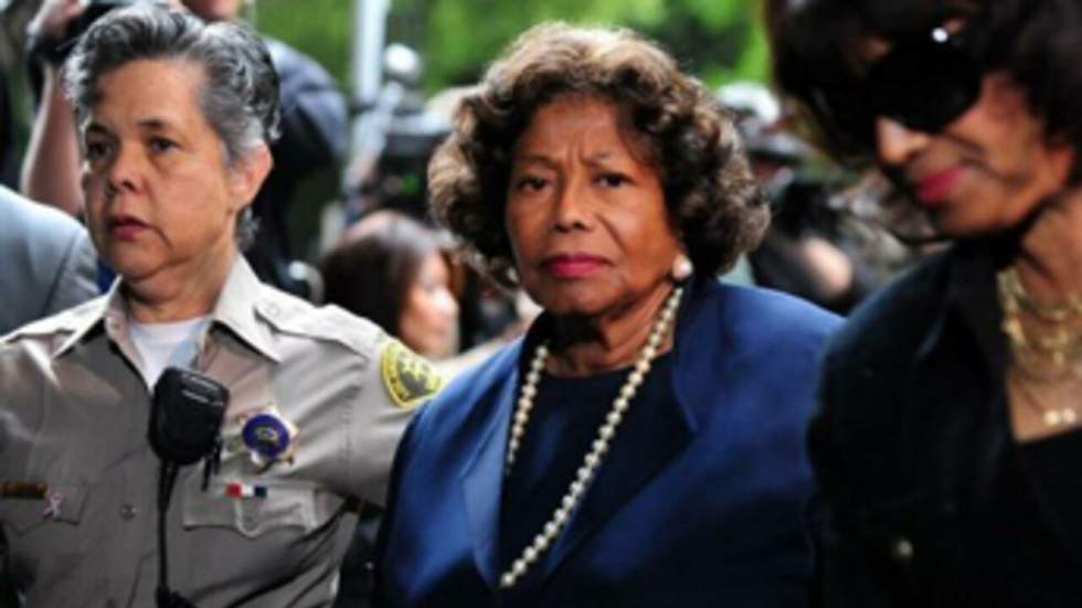 La mère de Michael Jackson réclame 40 milliards de dollars au promoteur de concerts AEG La mère de Michael Jackson réclame 40 milliards de dollars au promoteur de concerts AEG