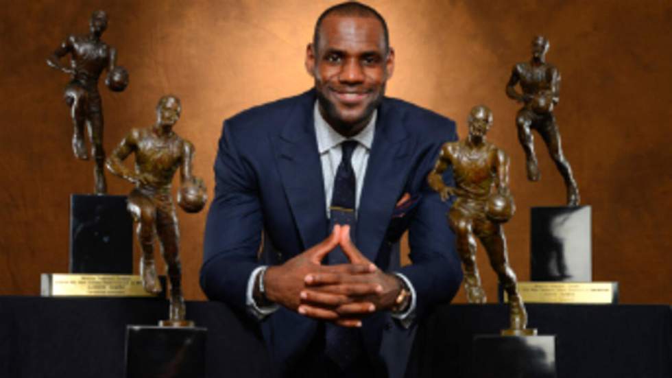 LeBron James sacré MVP de la NBA pour la quatrième fois