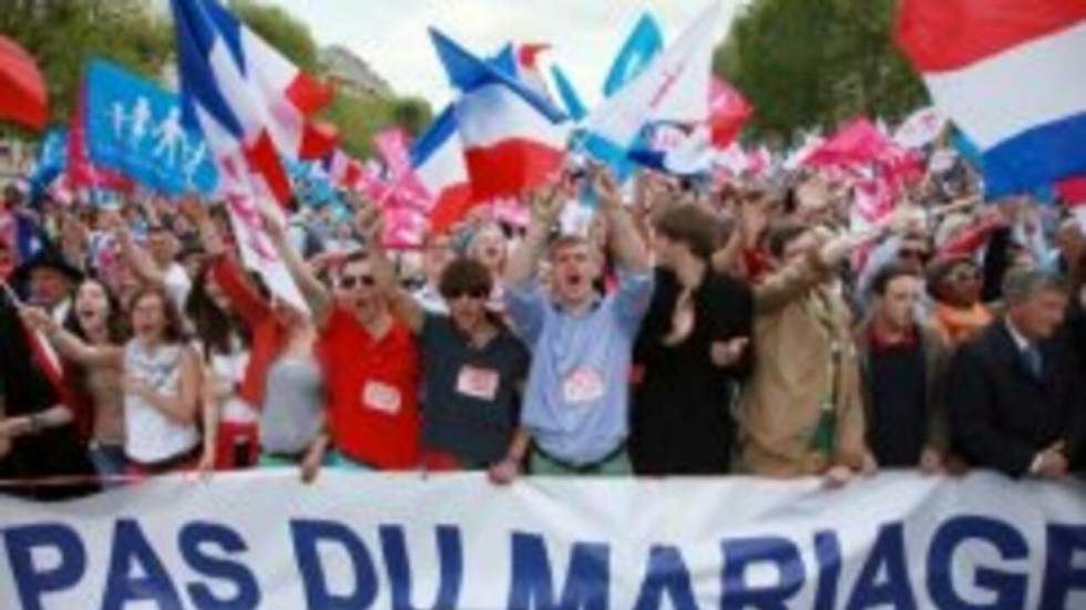 Le PS appelle les leaders de droite à renoncer à la "Manif pour tous"