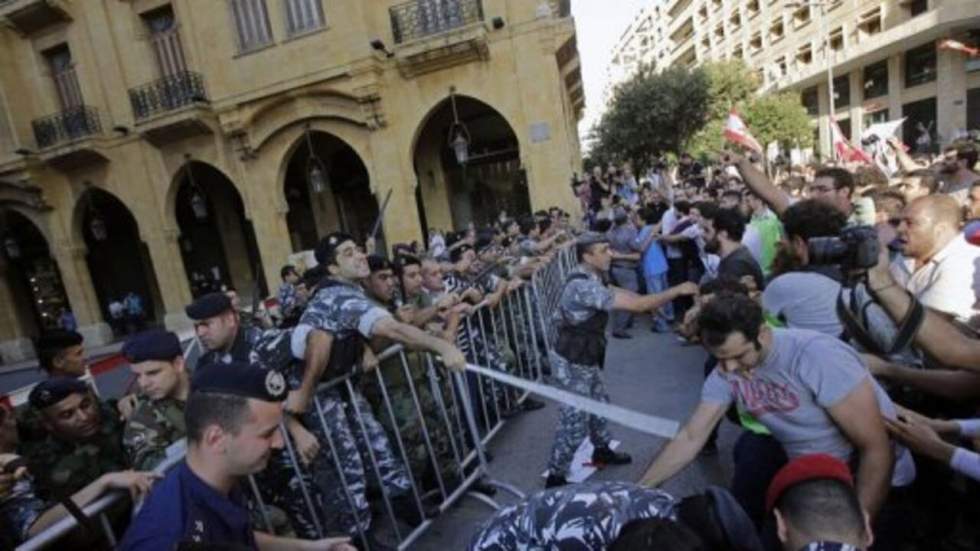 Protestations à Beyrouth contre le report des législatives