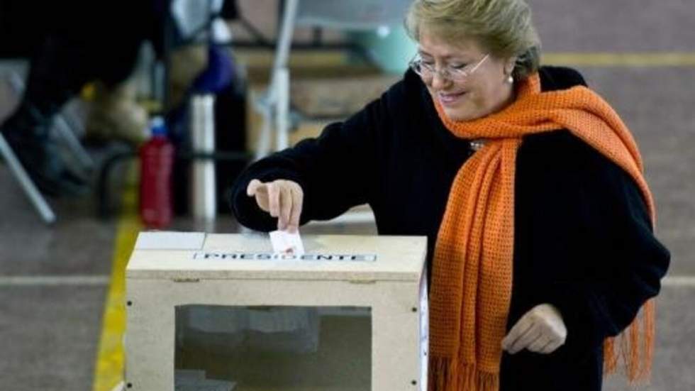 Primaires : très large victoire de l'ex-présidente chilienne Michelle Bachelet