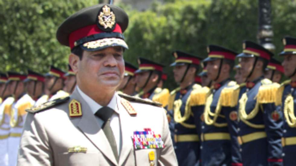 Al-Sissi, l'homme fort de l'armée égyptienne qui défie Mohamed Morsi