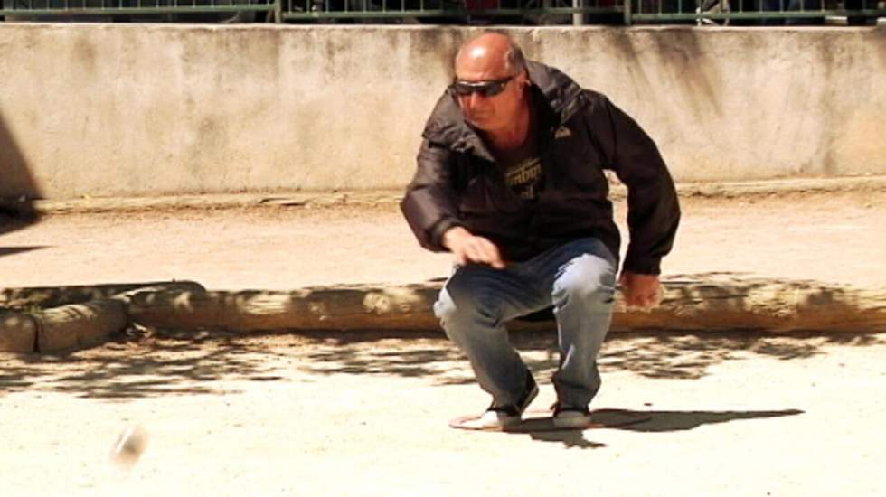 La pétanque à Marseille, tu tires ou tu pointes ? La pétanque à Marseille, tu tires ou tu pointes ?