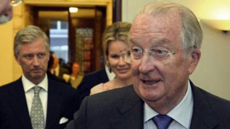 Le roi des Belges Albert II annonce son abdication