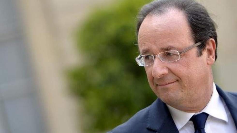 À Clichy-sous-Bois, François Hollande "adresse un message de confiance" aux résidents