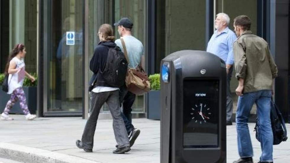 À Londres, des poubelles collectant les données des smartphones font scandale À Londres, des poubelles collectant les données des smartphones font scandale