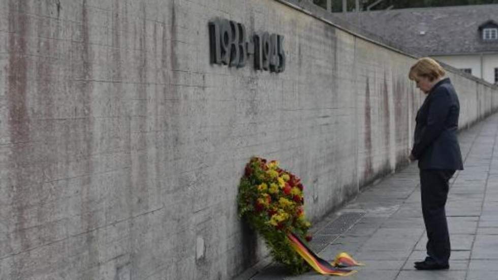 Polémique après la visite à Dachau d'Angela Merkel, en campagne électorale