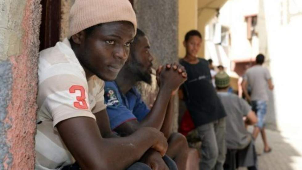 En images : assauts spectaculaires d'immigrants à Melilla et Ceuta