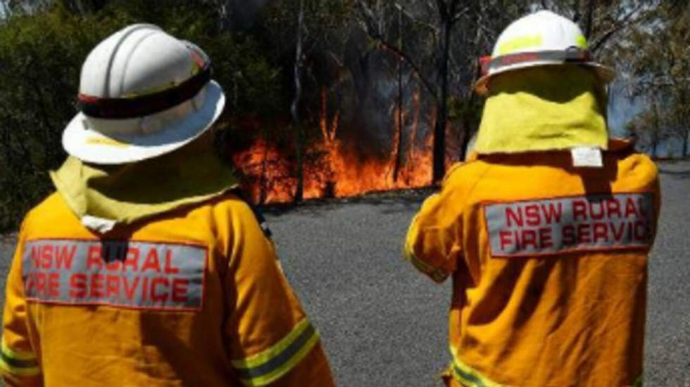 Incendies en Australie : les pompiers fusionnent deux feux pour mieux les maîtriser