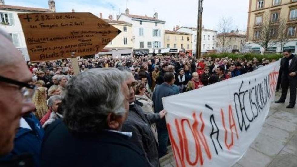 Rassemblement à Oullins, près de Lyon, contre la venue de 300 demandeurs d'asile