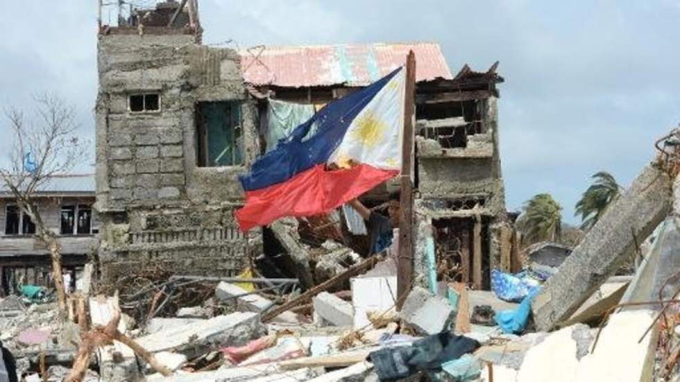 Philippines : l'aide peine à atteindre les zones sinistrées