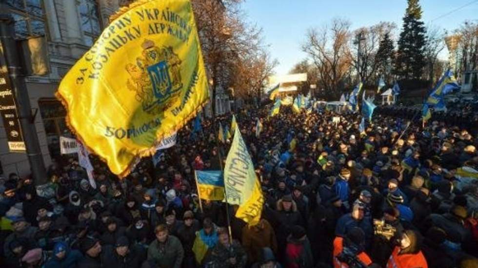 Manifestations en Ukraine : Kiev envoie des délégations à Bruxelles et à Moscou