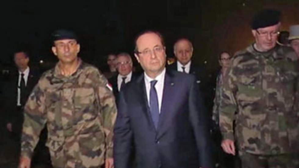 À Bangui, Hollande rend hommage aux deux soldats français tués