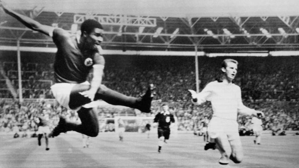 Eusebio, "la panthère noire" du football portugais, est décédé