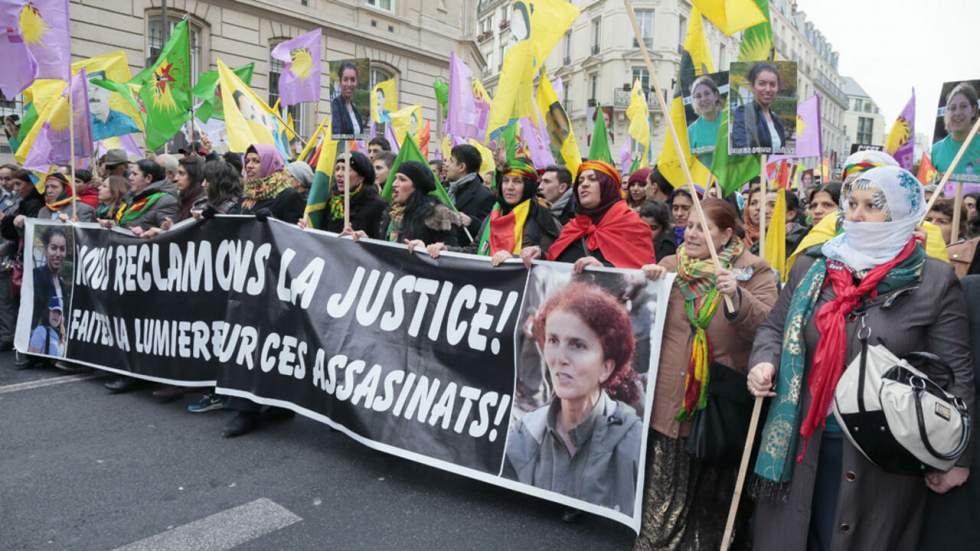 Des milliers de Kurdes manifestent à Paris un an après le meurtre de militantes