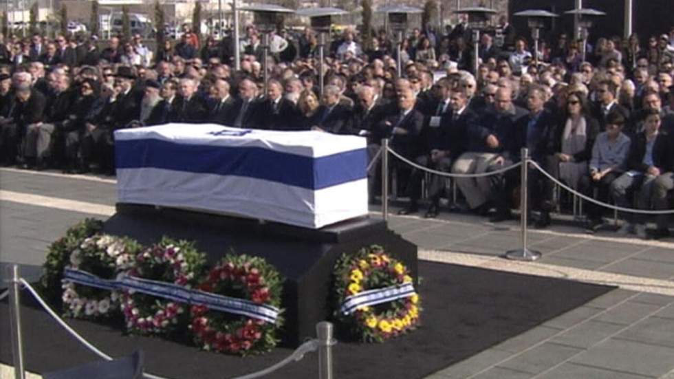 Israël rend un dernier hommage à Ariel Sharon