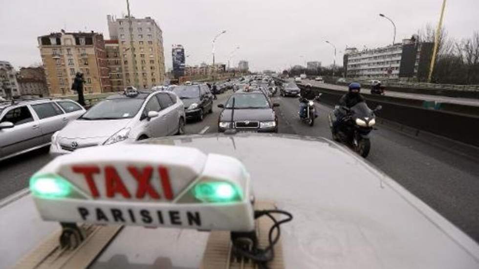 Grève des taxis : blocage et actes de violence à Paris