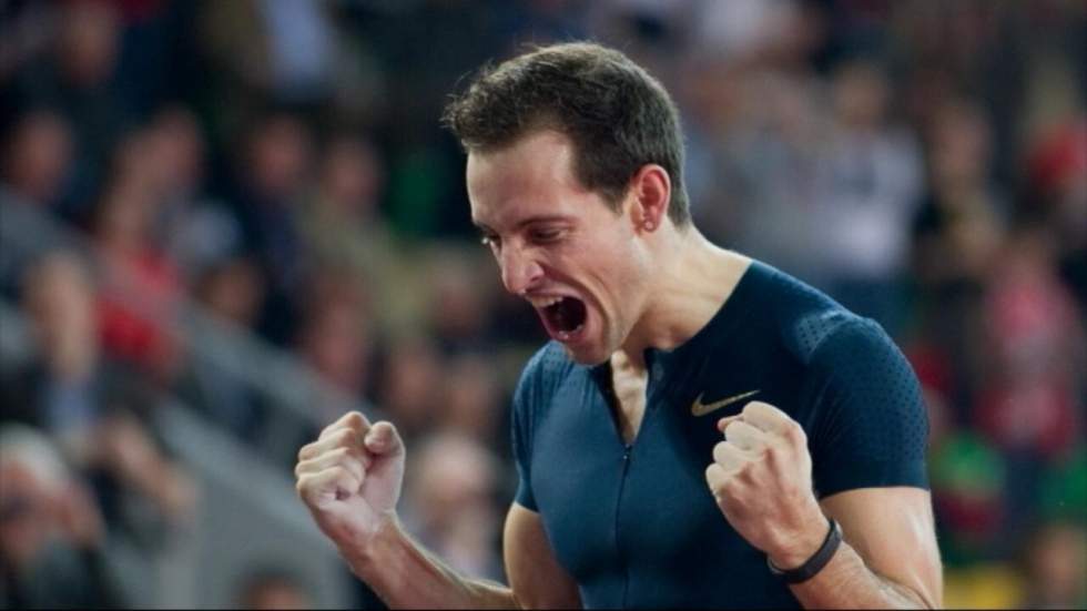 Le perchiste français Renaud Lavillenie bat le record de Sergueï Bubka Le perchiste français Renaud Lavillenie bat le record de Sergueï Bubka