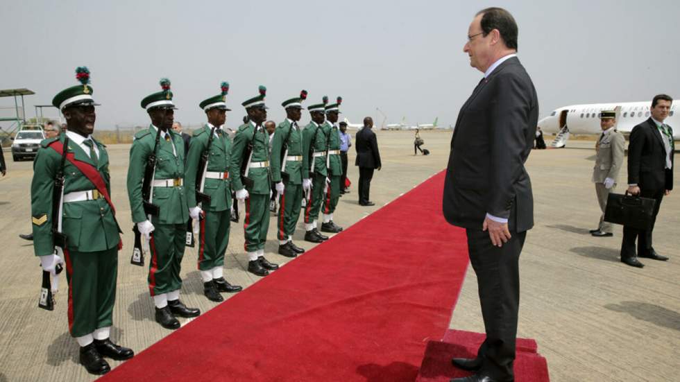 Hollande au Nigeria : "Votre combat contre Boko Haram est aussi le nôtre"
