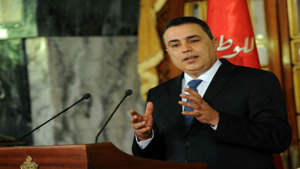 Jomaâ appelle les Tunisiens à faire des "sacrifices" pour redresser l'économie Jomaâ appelle les Tunisiens à faire des "sacrifices" pour redresser l'économie