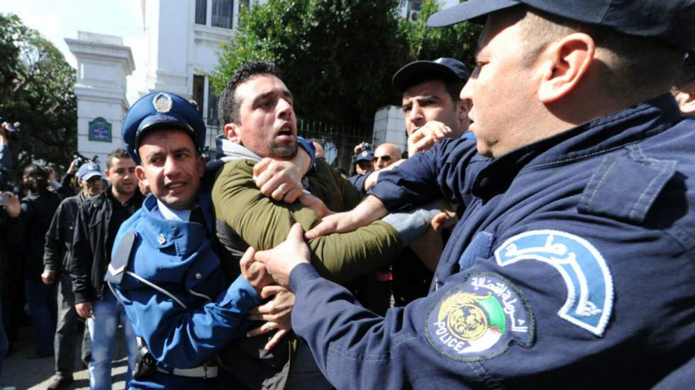 Une nouvelle manifestation anti-Bouteflika sévèrement réprimée à Alger