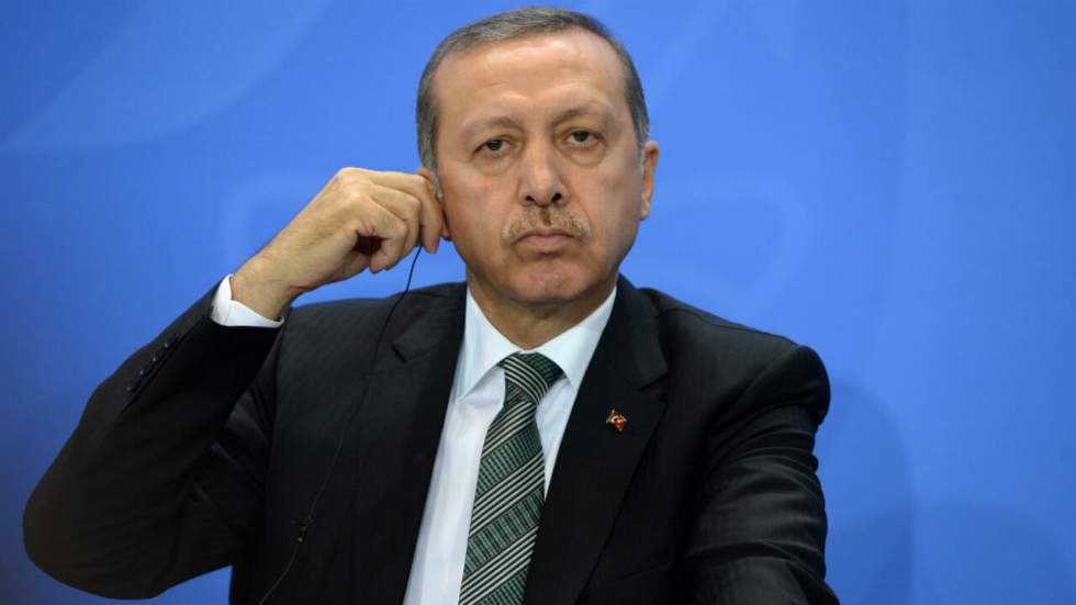 Erdogan menace d'interdire Facebook et YouTube