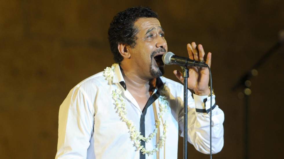 Vidéo : Cheb Khaled soutient la candidature de Bouteflika à la présidentielle