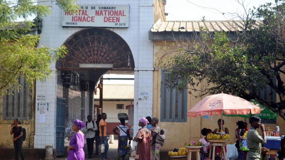 L'épidémie d'Ebola s'amplifie en Guinée, ses voisins très inquiets