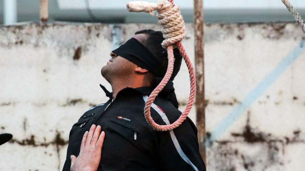 En images : un condamné à mort iranien gracié par la mère de sa victime En images : un condamné à mort iranien gracié par la mère de sa victime