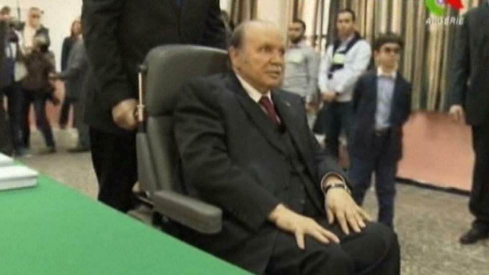 Bouteflika dans un fauteuil Bouteflika dans un fauteuil