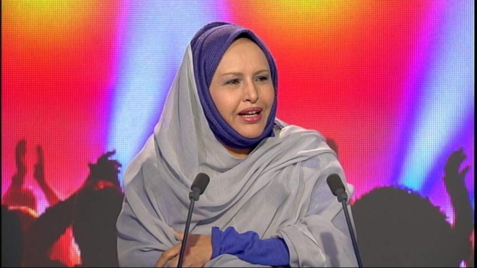 La chanteuse mauritanienne Malouma signe un retour coloré La chanteuse mauritanienne Malouma signe un retour coloré