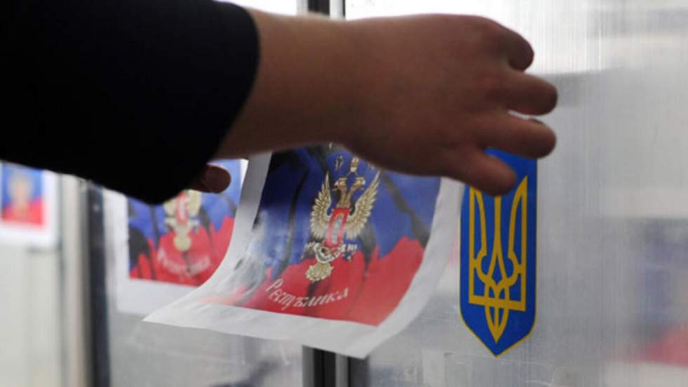 L'est de l'Ukraine vote pour son "indépendance" L'est de l'Ukraine vote pour son "indépendance"