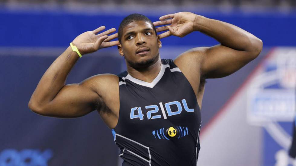 Michael Sam, tout premier joueur homosexuel à intégrer la prestigieuse NFL Michael Sam, tout premier joueur homosexuel à intégrer la prestigieuse NFL