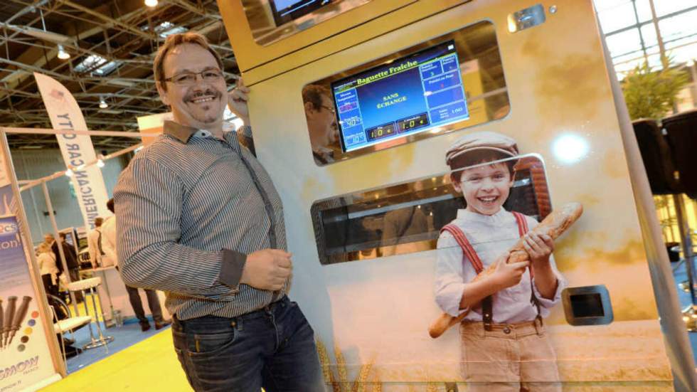 Vidéo : l'inventeur du distributeur de baguette chaude récompensé à Paris