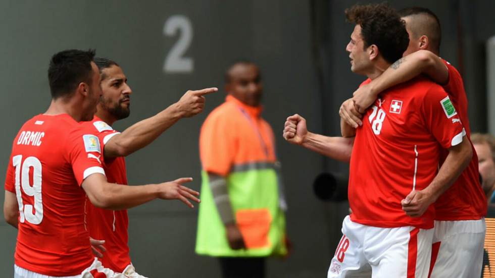 Malmenée par l'Équateur, la Suisse décroche une victoire inespérée (2-1)