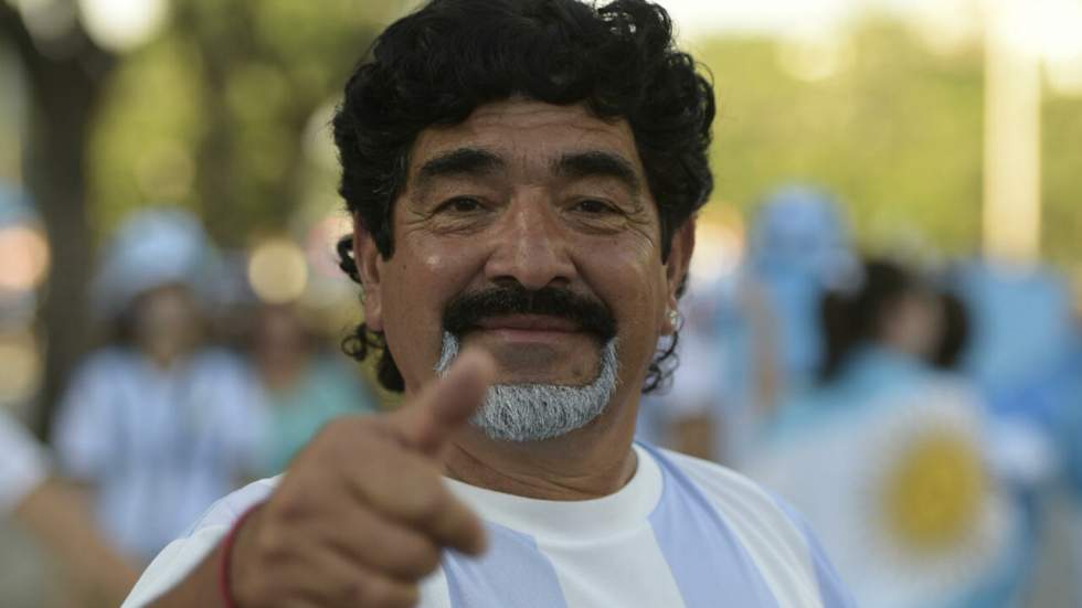 Au Brésil, Maradona fait son show