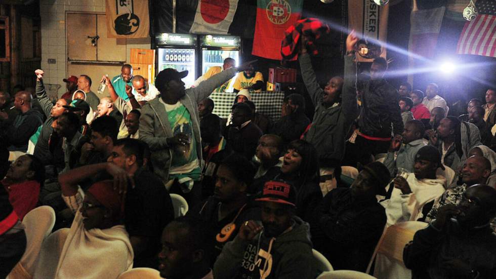 Au Kenya, les fans de football sont invités à éviter les lieux publics Au Kenya, les fans de football sont invités à éviter les lieux publics