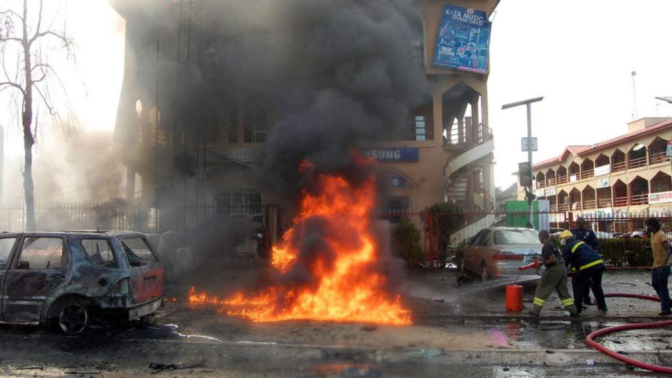 Une bombe explose dans un centre commercial d'Abuja, au moins 20 morts