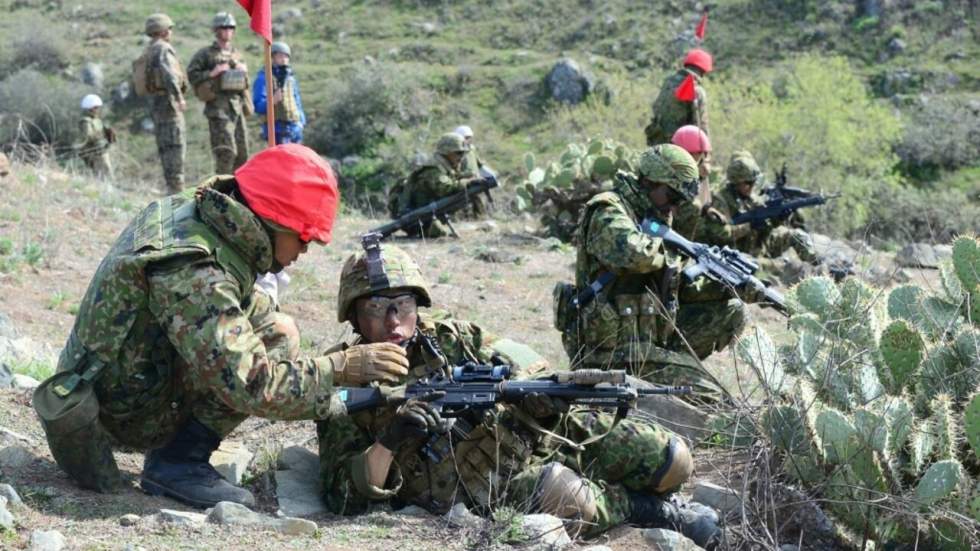 Après 60 ans de pacifisme, le Japon révise sa Constitution Après 60 ans de pacifisme, le Japon révise sa Constitution