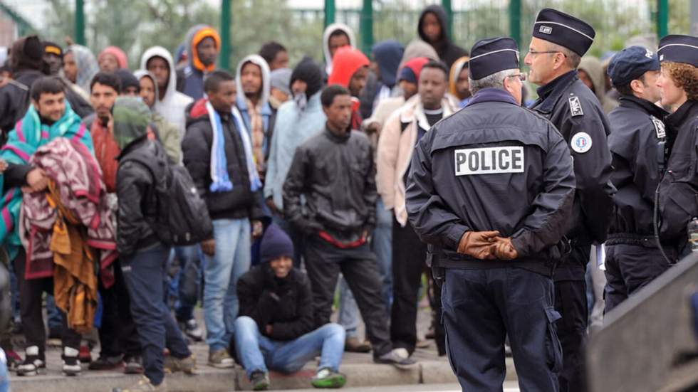 À Calais, nouvelle opération d’évacuation d'un centre de migrants