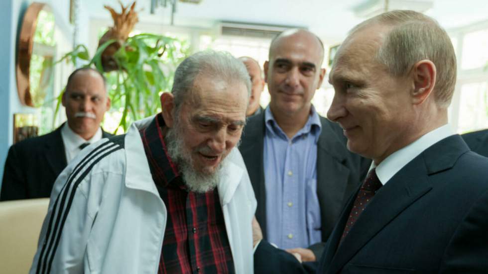 En mal de soutien, Vladimir Poutine rencontre Fidel Castro à Cuba