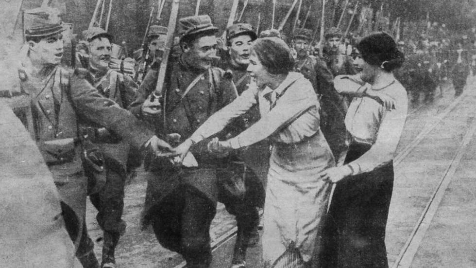 Grande Guerre : les poilus sont-ils vraiment partis la fleur au fusil ? Grande Guerre : les poilus sont-ils vraiment partis la fleur au fusil ?