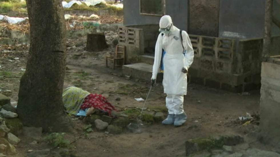 Vidéo : au Liberia, des victimes d'Ebola ramassées en pleine rue Vidéo : au Liberia, des victimes d'Ebola ramassées en pleine rue