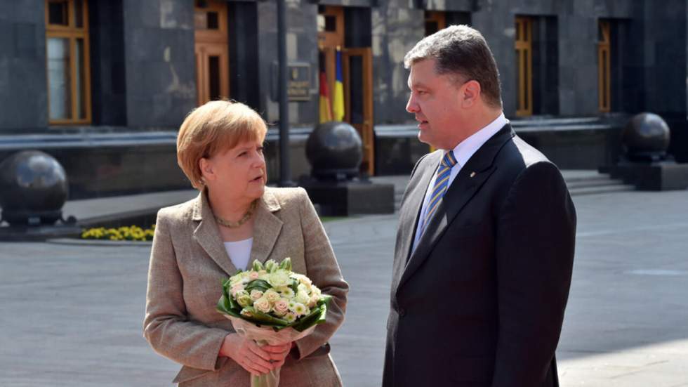 À Kiev, Angela Merkel défend "l'intégrité territoriale" de l'Ukraine